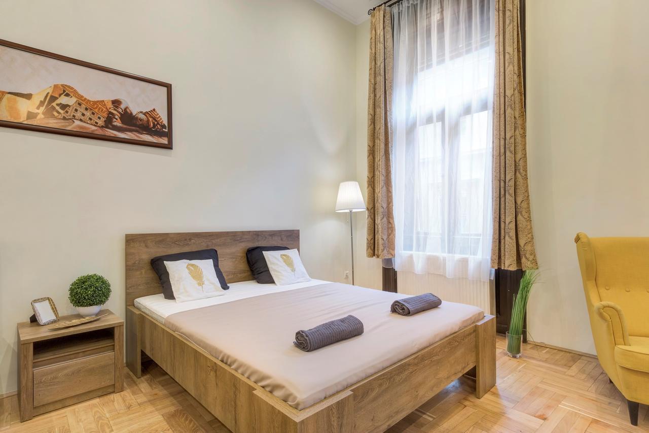 Real Klauzál Budapest